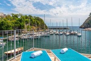 La finestra sul mare by Tizzano House