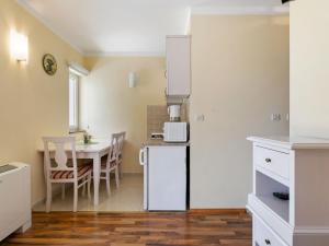 Plush Apartment in Podstrana near Golf Course