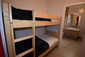 Maisons de vacances VAUJANYLOCATIONS - Domaine du Patre : photos des chambres