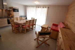 Maisons de vacances VAUJANYLOCATIONS - Domaine du Patre : photos des chambres