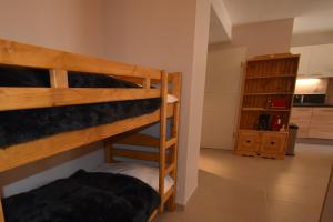 Maisons de vacances VAUJANYLOCATIONS - Domaine du Patre : photos des chambres