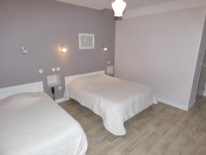 Hotels Hotel La Pocatiere : Chambre Triple