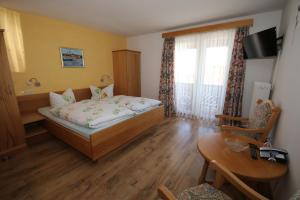 Double Room with Balcony room in Hotel Charlott