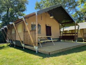 Campings Camping du Quinquis : photos des chambres