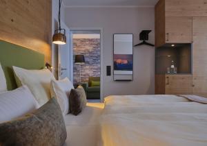 Suite with Balcony room in Hotel Restaurant Burg-Klause