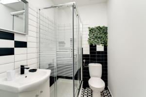 Black & White Apartments 