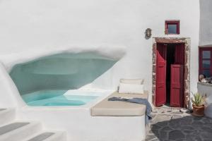 The sculptors house by Cycladica