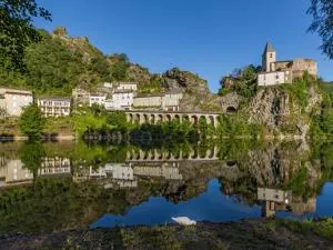 Les Gîtes du Rocher et de la Boucle du Tarn - 阿尔比