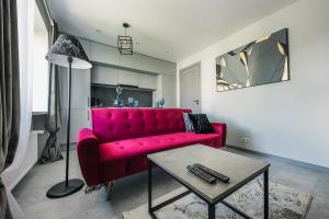NEW Beachside Design Apartment