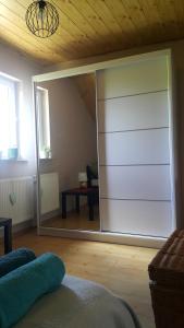 Domek pod lasem