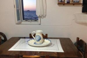 Mandrakia Apartment Milos Greece