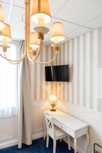 Hotels Cit'Hotel Normandy Hotel Pornichet La Baule : photos des chambres