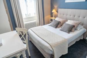 Hotels Cit'Hotel Normandy Hotel Pornichet La Baule : photos des chambres
