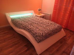 lESCALE à 50 m de la gare de viry chatillon