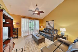 Two-Bedroom Apartment room in Ironwood Golf Course Condo with Pools & Hot Tub condo