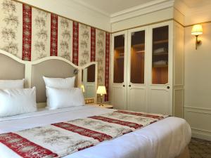 Superior Double or Twin Room room in Hôtel Mayfair Paris