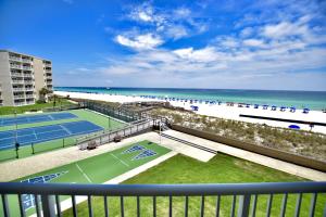One-Bedroom Apartment room in Holiday Surf & Racquet Club 303