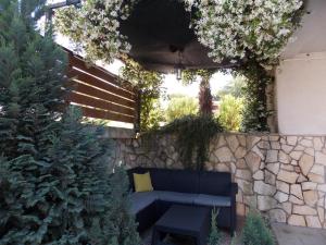 Apartment with private garden, hot tub, WiFi, SAT TV, Klima, near beach