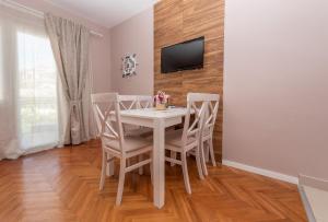 Ioannis Apartments