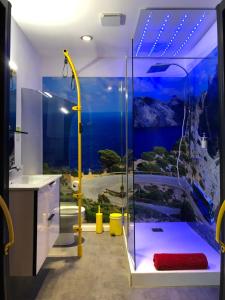 Maisons de vacances L Arret de Bus Insolite & SPA : photos des chambres