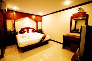 Baan Sudarat Hotel