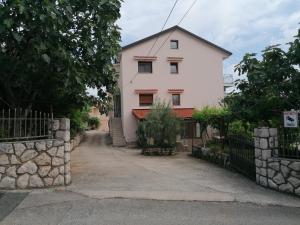 Apartment Lucija