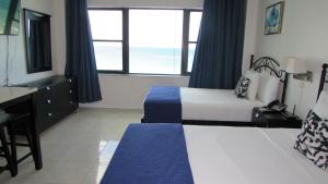 Studio Apartment with Sea View 23 room in Ocean Front Casablanca Studios with FULL KITCHENS & Beach access By BL Rentals