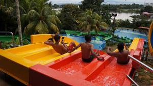 Bukit Merah Laketown Resort
