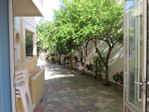La Luna Apartments