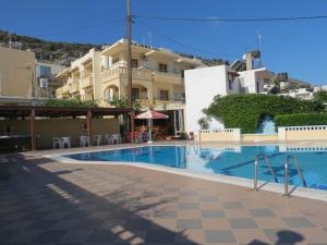 La Luna Apartments