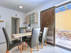 Apartment Villa Alpa-5 by Interhome