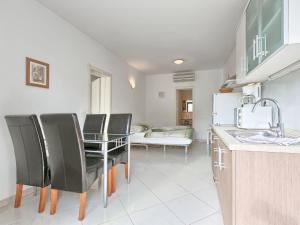 Apartment Villa Alpa-4 by Interhome 