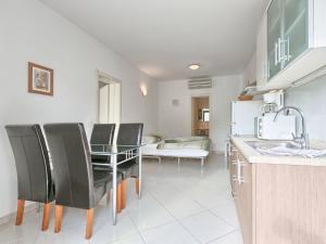 Apartment Villa Alpa-4 by Interhome