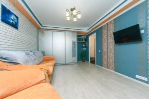Nice two- bedroom apartment in five minutes from metro Minskaya
