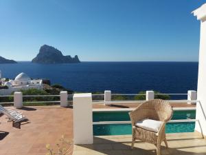 OJOS DE MAR views of Es Vedrá