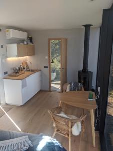 Seaside getaway in Ööd mirror house with sauna