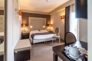 King Room with Balcony room in Best Western Plus Hotel Perla Del Porto
