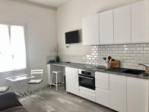 L IDEAL 56 (RDC sur rue) dans Triangle d Or (plage et casino à 300m)