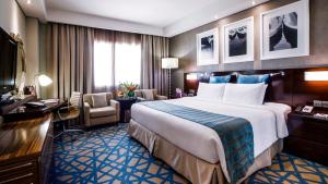 Executive Club King Room room in Crowne Plaza Dubai Deira, an IHG Hotel