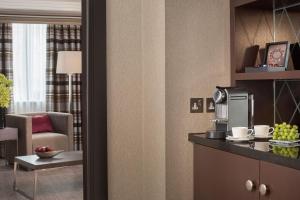 Executive Suite room in Jumeirah Lowndes Hotel