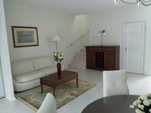 Baltieji apartamentai