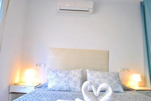 San Antonio - Beach, pool and terrace