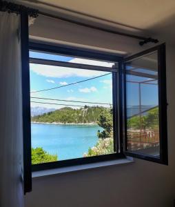 Two bedroom seaside home in quiet village