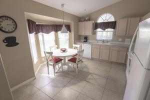 Holiday Home room in Breno's Indian Creek Vacation Home