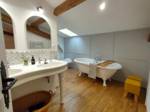 B&B / Chambres d'hotes Maison Mazille : photos des chambres