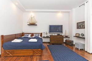Pirat Rentyear Apartments