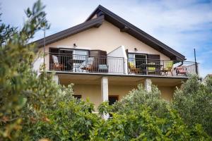 Kaprije apartmani Tina i Ena