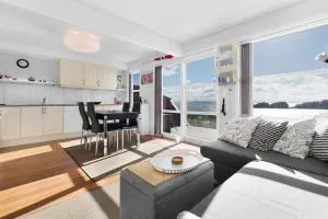 Seaside Holiday Home, great for fishing & hiking - Kvaleim Seaside Holiday Home, great for fishing & hiking - Kvaleim