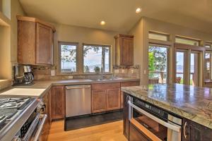 Luxe Coastal Haven with Bay Views and Hot Tub