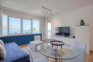 Three-Bedroom Apartment room in Fontana Seafront Residences